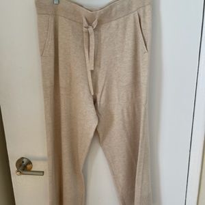 NWOT Beige Banana Republic knit 3/4 pants